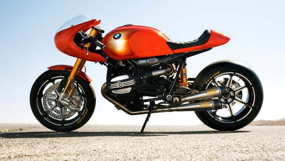 Motocicleta esportiva é a R 90 S do século 21 | <a href="https://beta-develop.quatrorodas.abril.com.br/moto/noticias/bmw-concept-ninety-concorso-d-eleganza-742400.shtml" rel="migration">Leia mais</a>