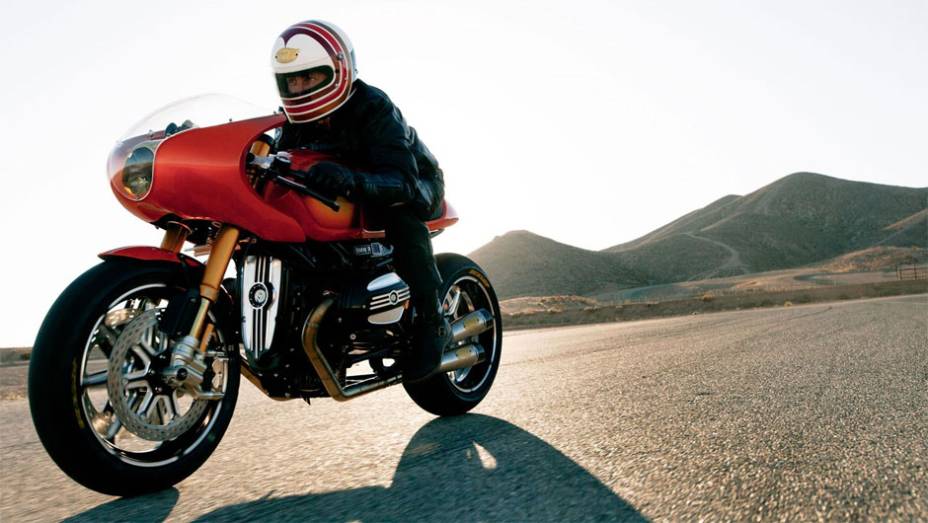 Motocicleta é um presente para os 90 anos da BMW Motorrad | <a href="https://beta-develop.quatrorodas.abril.com.br/moto/noticias/bmw-concept-ninety-concorso-d-eleganza-742400.shtml" rel="migration">Leia mais</a>