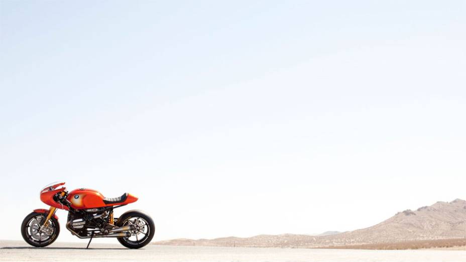 A R 90 S foi a primeira motocicleta a apresemtar uma carenagem frontal como padrão | <a href="https://beta-develop.quatrorodas.abril.com.br/moto/noticias/bmw-concept-ninety-concorso-d-eleganza-742400.shtml" rel="migration">Leia mais</a>