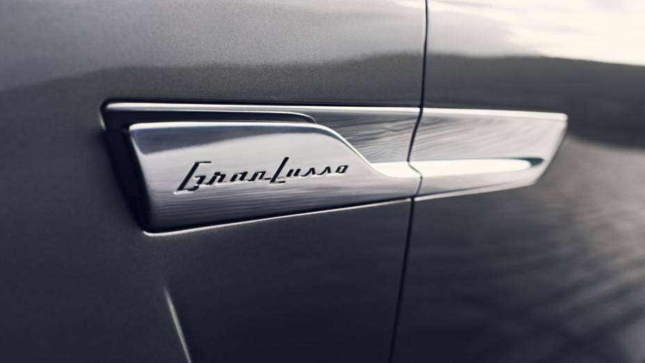 Detalhes cromados d&atilde;o luxo ao modelo | <a href="https://beta-develop.quatrorodas.abril.com.br/noticias/fabricantes/bmw-pininfarina-lancam-gran-lusso-coupe-742303.shtml" rel="migration">Leia mais</a>