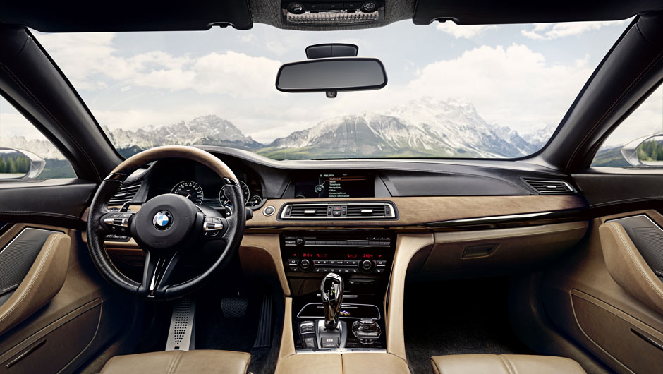 Interior conta com revestimentos de luxo | <a href="https://beta-develop.quatrorodas.abril.com.br/noticias/fabricantes/bmw-pininfarina-lancam-gran-lusso-coupe-742303.shtml" rel="migration">Leia mais</a>