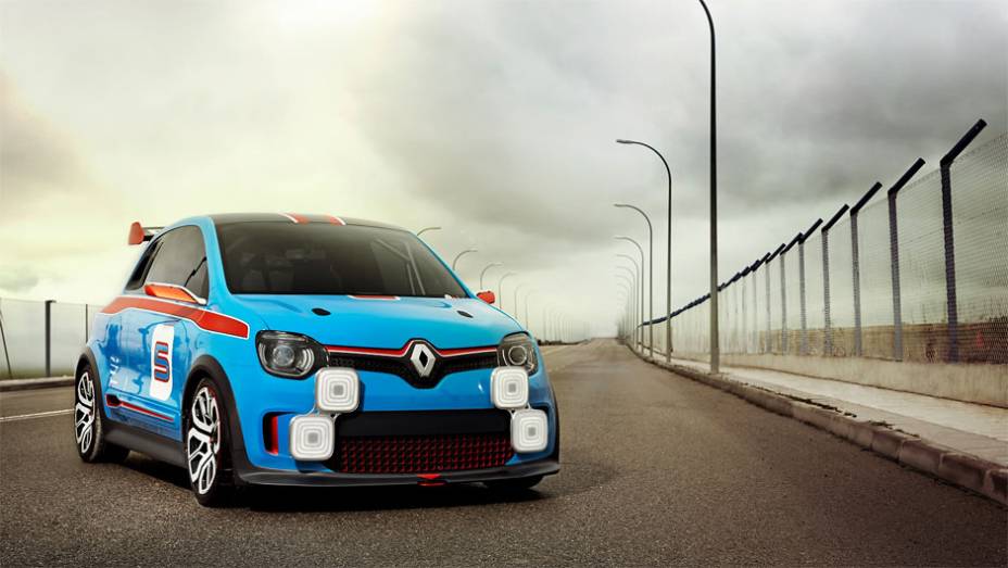 Seu torque máximo é de 38,71 mkgf a 4.850 rpm | <a href="https://beta-develop.quatrorodas.abril.com.br/noticias/fabricantes/renault-twin-run-concept-revelado-monaco-742319.shtml" rel="migration">Leia mais</a>