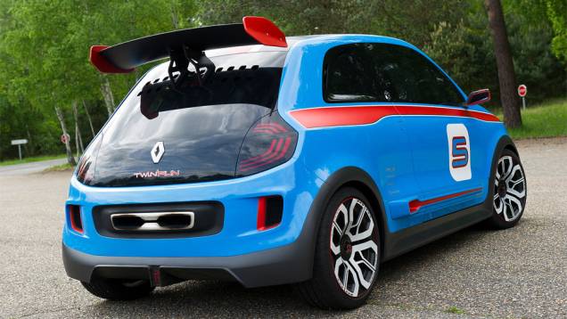 Carro faz de 0 a 100 km/h em 4.5 segundos | <a href="https://beta-develop.quatrorodas.abril.com.br/noticias/fabricantes/renault-twin-run-concept-revelado-monaco-742319.shtml" rel="migration">Leia mais</a> Carro faz de 0 a 100 km/h em 4.5 segundos | <a href="https://beta-develop.quatrorodas.abril.com.br/noticias/fabricantes/renault-twin-run-concept-revelado-monaco-742319.shtml" rel="migration">Leia mais</a>