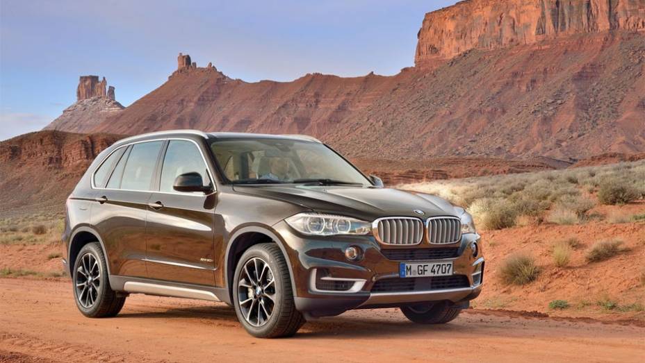 Aqueles que exigem mais desempenho podem ir adiante e experimentar o mais potente X5 xDrive50i | <a href="%20https://beta-develop.quatrorodas.abril.com.br/saloes/frankfurt/2013/bmw-x5-2014-753162.shtml" rel="migration">Leia mais</a>