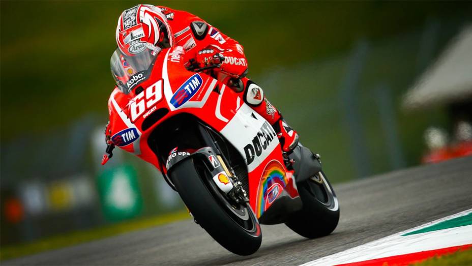 Nicky Hayden levou a Ducati ao quarto melhor tempo | <a href="https://beta-develop.quatrorodas.abril.com.br/moto/noticias/motogp-yamaha-domina-treino-mugello-742926.shtml" rel="migration">Leia mais</a>
