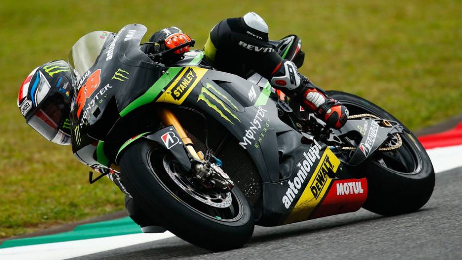 Bradley Smith (Monster Yamaha Tech 3) também caiu durante os treinos livres em Mugello | <a href="https://beta-develop.quatrorodas.abril.com.br/moto/noticias/motogp-yamaha-domina-treino-mugello-742926.shtml" rel="migration">Leia mais</a> Bradley Smith (Monster Yamaha Tech 3) também caiu durante os treinos livres em Mugello | <a href="https://beta-develop.quatrorodas.abril.com.br/moto/noticias/motogp-yamaha-domina-treino-mugello-742926.shtml" rel="migration">Leia mais</a>