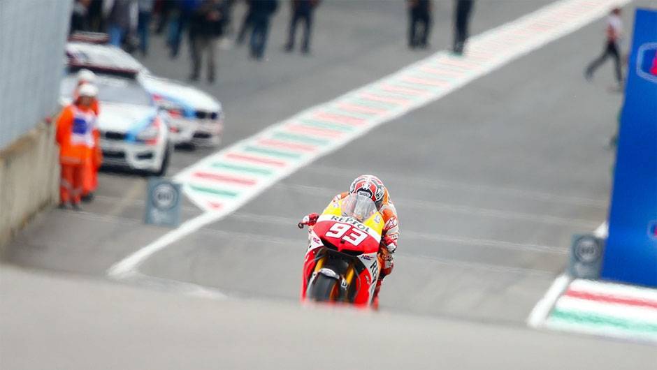 Com pequena fratura no ombro direito, Marc M&aacute;rquez largar&aacute; em sexto | <a href="https://beta-develop.quatrorodas.abril.com.br/moto/noticias/motogp-pedrosa-garante-pole-mugello-742928.shtml" rel="migration">Leia mais</a>