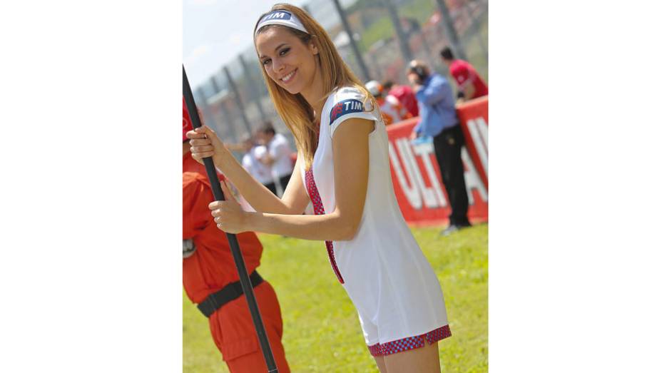 Veja as belas garotas que marcaram presença no GP da Itália e saiba como foi a corrida! | <a href="%20https://beta-develop.quatrorodas.abril.com.br/moto/galerias/competicoes/motogp-italia-corrida-742934.shtml" rel="migration">Leia mais</a>