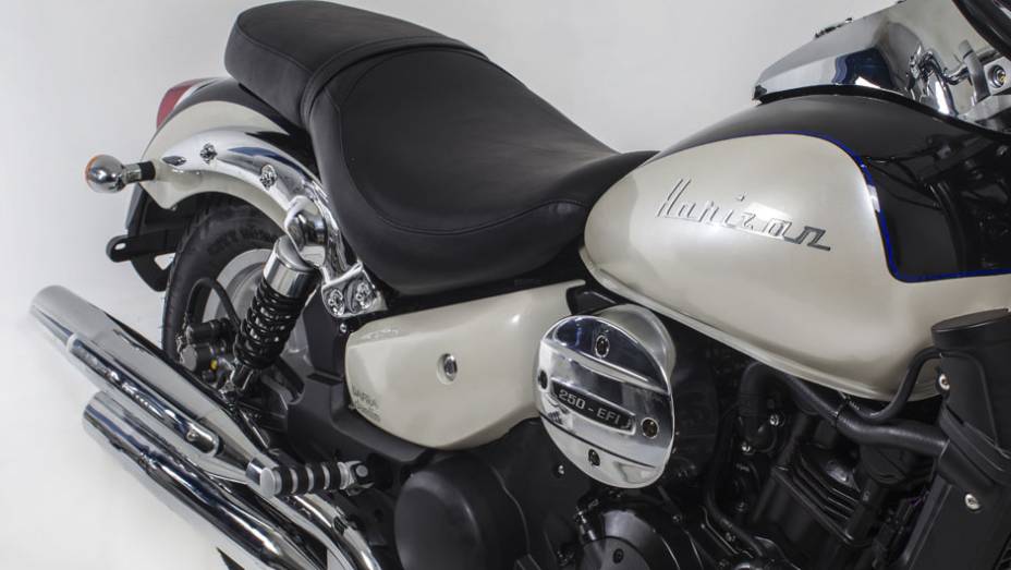 Dafra Horizon 250 está disponível nas cores preta e preta com pérola | <a href="https://beta-develop.quatrorodas.abril.com.br/moto/noticias/dafra-lanca-custom-horizon-250-brasil-743081.shtml" rel="migration">Leia mais</a> Dafra Horizon 250 está disponível nas cores preta e preta com pérola | <a href="https://beta-develop.quatrorodas.abril.com.br/moto/noticias/dafra-lanca-custom-horizon-250-brasil-743081.shtml" rel="migration">Leia mais</a>