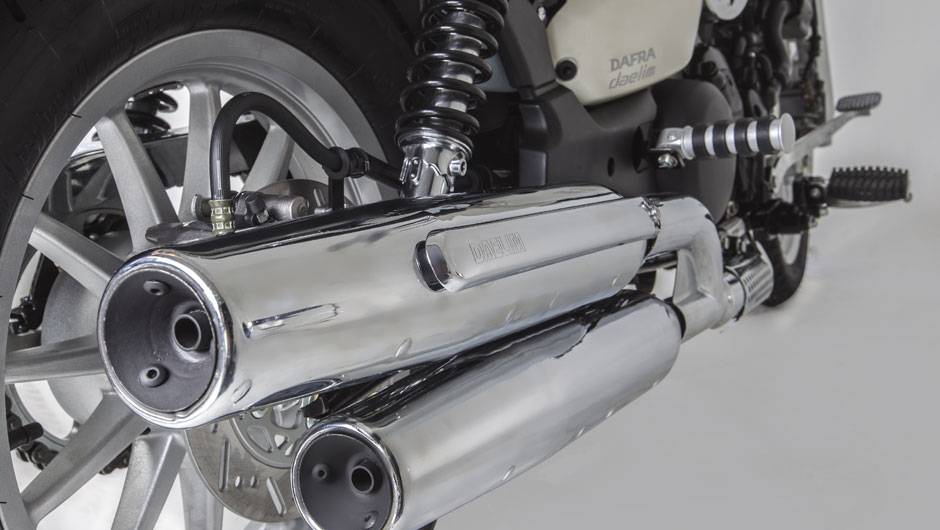 Detalhe do escapamento duplo da Horizon 250 | <a href="https://beta-develop.quatrorodas.abril.com.br/moto/noticias/dafra-lanca-custom-horizon-250-brasil-743081.shtml" rel="migration">Leia mais</a> Detalhe do escapamento duplo da Horizon 250 | <a href="https://beta-develop.quatrorodas.abril.com.br/moto/noticias/dafra-lanca-custom-horizon-250-brasil-743081.shtml" rel="migration">Leia mais</a>