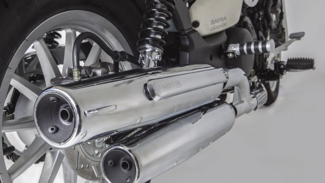 Detalhe do escapamento duplo da Horizon 250 | <a href="https://beta-develop.quatrorodas.abril.com.br/moto/noticias/dafra-lanca-custom-horizon-250-brasil-743081.shtml" rel="migration">Leia mais</a> Detalhe do escapamento duplo da Horizon 250 | <a href="https://beta-develop.quatrorodas.abril.com.br/moto/noticias/dafra-lanca-custom-horizon-250-brasil-743081.shtml" rel="migration">Leia mais</a>