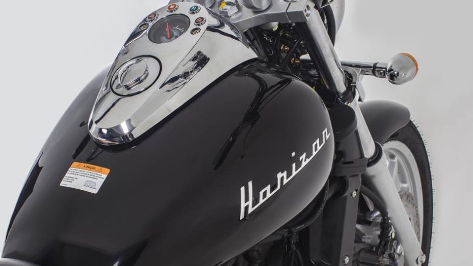 A Horizon 250 é fruto de uma parceria com a coreana Daelim Motor, assim como a Roadwin 250R | <a href="https://beta-develop.quatrorodas.abril.com.br/moto/noticias/dafra-lanca-custom-horizon-250-brasil-743081.shtml" rel="migration">Leia mais</a>