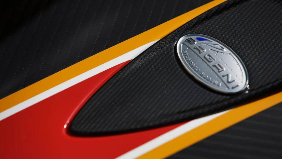 O preço do Pagani Zonda Revolucion é de 2,2 milhões (ou US$ 2,9 milhões) | <a href="https://beta-develop.quatrorodas.abril.com.br/noticias/fabricantes/pagani-mostra-zonda-revolucion-743107.shtml" rel="migration">Leia mais</a> O preço do Pagani Zonda Revolucion é de 2,2 milhões (ou US$ 2,9 milhões) | <a href="https://beta-develop.quatrorodas.abril.com.br/noticias/fabricantes/pagani-mostra-zonda-revolucion-743107.shtml" rel="migration">Leia mais</a>