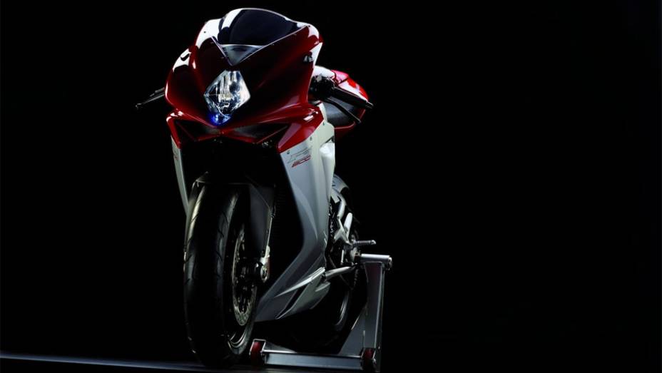 A nova MV Agusta F3 800 gera uma potência de 148 cv a 13.000 rpm e um torque máximo de 8,97 mkgf a 10.600 rpm | <a href="%20https://beta-develop.quatrorodas.abril.com.br/moto/noticias/mv-agusta-f3-800-chega-r-56-mil-792913.shtml" rel="migration">Leia mais</a> A nova MV Agusta F3 800 gera uma potência de 148 cv a 13.000 rpm e um torque máximo de 8,97 mkgf a 10.600 rpm | <a href="%20https://beta-develop.quatrorodas.abril.com.br/moto/noticias/mv-agusta-f3-800-chega-r-56-mil-792913.shtml" rel="migration">Leia mais</a>