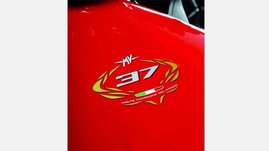 MV Agusta F3 800 2014 estar&aacute; dispon&iacute;vel nas concession&aacute;rias a partir da segunda quinzena de agosto | <a href="%20https://beta-develop.quatrorodas.abril.com.br/moto/noticias/mv-agusta-f3-800-chega-r-56-mil-792913.shtml" rel="migration">Leia mais</a>