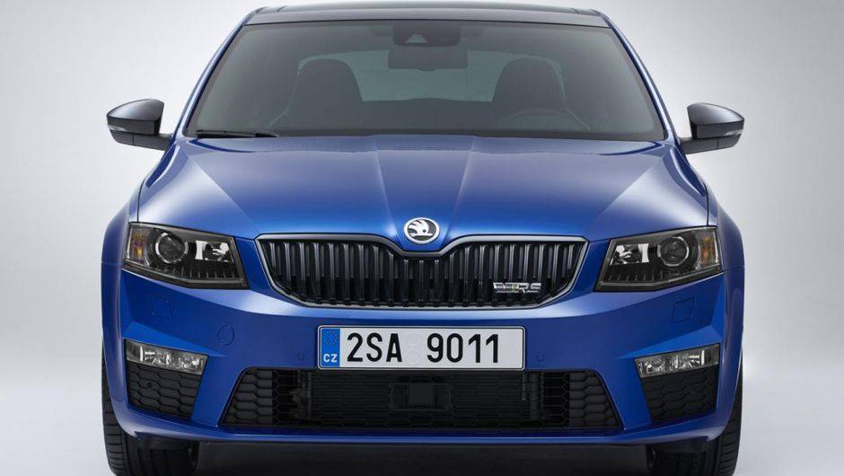 Com versões sedã e perua (Combi), o Octavia RS tem duas opções de motorização: 2.0 turbo a gasolina, que entrega 220 cavalos de potência, e 2.0 turbo a diesel, de 184 cv | <a href="https://beta-develop.quatrorodas.abril.com.br//saloes/frankfurt/2013/skoda-octavia-rs-75" rel="migration"></a> Com versões sedã e perua (Combi), o Octavia RS tem duas opções de motorização: 2.0 turbo a gasolina, que entrega 220 cavalos de potência, e 2.0 turbo a diesel, de 184 cv | <a href="https://beta-develop.quatrorodas.abril.com.br//saloes/frankfurt/2013/skoda-octavia-rs-75" rel="migration"></a>