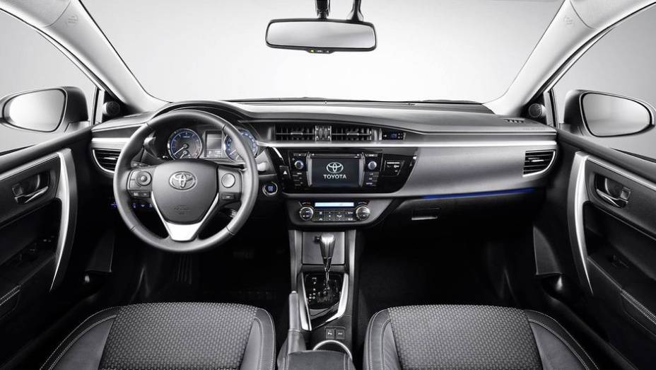Por dentro o estilo é quase o mesmo entre os dois, com pequenas diferenças entre eles | <a href="https://beta-develop.quatrorodas.abril.com.br/noticias/fabricantes/toyota-revela-novo-corolla-europeu-743504.shtml" rel="migration">Leia mais</a> | <a href="https://quatrorodas.abril.com.b" rel="migration"></a> Por dentro o estilo é quase o mesmo entre os dois, com pequenas diferenças entre eles | <a href="https://beta-develop.quatrorodas.abril.com.br/noticias/fabricantes/toyota-revela-novo-corolla-europeu-743504.shtml" rel="migration">Leia mais</a> | <a href="https://quatrorodas.abril.com.b" rel="migration"></a>