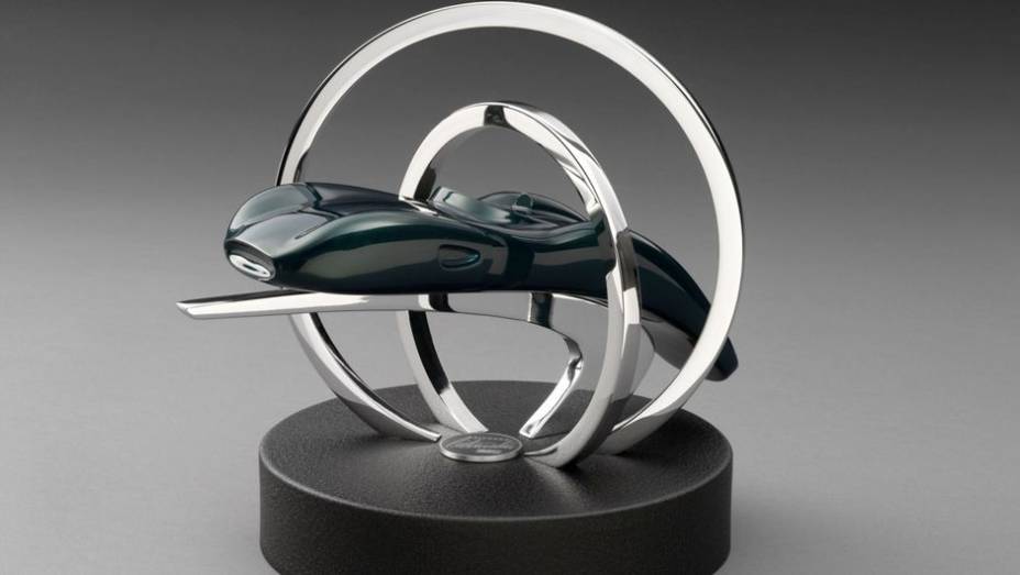 "Aston Martin DBR1&Prime; - por Richard Pietruska | <a href="https://beta-develop.quatrorodas.abril.com.br/noticias/mercado/carros-aston-martin-viram-obra-arte-743790.shtml" rel="migration">Leia mais</a>