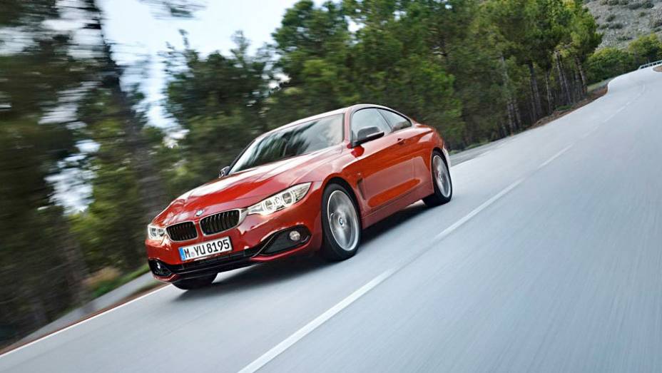 Parece um Série 3 cupê... e é! Apesar do nome, o Série 4 é derivado do sedã | <a href="https://beta-develop.quatrorodas.abril.com.br/saloes/frankfurt/2013/bmw-serie-4-coupe-753156.shtml" rel="migration">Leia mais</a> Parece um Série 3 cupê... e é! Apesar do nome, o Série 4 é derivado do sedã | <a href="https://beta-develop.quatrorodas.abril.com.br/saloes/frankfurt/2013/bmw-serie-4-coupe-753156.shtml" rel="migration">Leia mais</a>