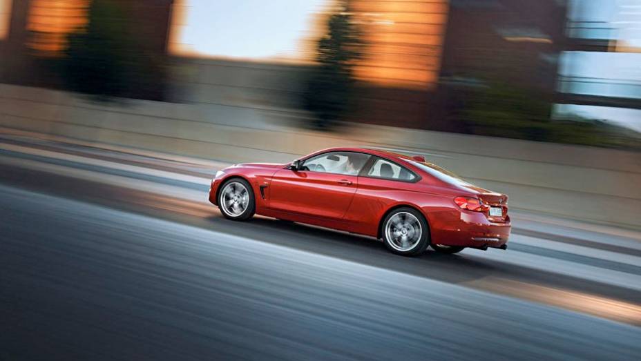 O Série 4 é 16 milímetros mais baixo que o modelo anterior | <a href="https://beta-develop.quatrorodas.abril.com.br/saloes/frankfurt/2013/bmw-serie-4-coupe-753156.shtml" rel="migration">Leia mais</a> O Série 4 é 16 milímetros mais baixo que o modelo anterior | <a href="https://beta-develop.quatrorodas.abril.com.br/saloes/frankfurt/2013/bmw-serie-4-coupe-753156.shtml" rel="migration">Leia mais</a>