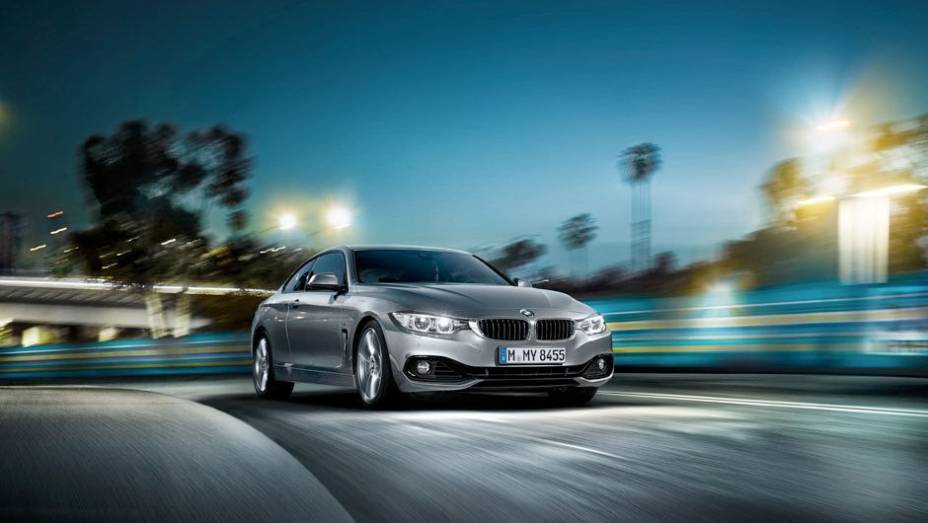 Todas as versões podem ser equipadas com transmissão manual de seis velocidades ou automática de oito marchas | <a href="https://beta-develop.quatrorodas.abril.com.br/saloes/frankfurt/2013/bmw-serie-4-coupe-753156.shtml" rel="migration">Leia mais</a>