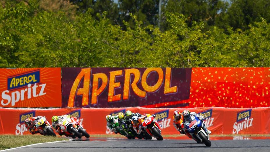 Jorge Lorenzo (Yamaha Factory Racing) conquistou sua segunda vit&oacute;ria consecutiva no Mundial de MotoGP 2013 | <a href="%20https://beta-develop.quatrorodas.abril.com.br/moto/noticias/motogp-lorenzo-domina-gp-catalunha-744220.shtml" rel="migration">Leia mais</a>