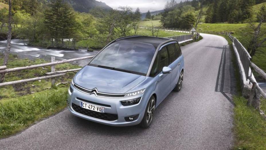 A Citro&euml;n revelou o Grand C4 Picasso 2014 | <a href="https://beta-develop.quatrorodas.abril.com.br/noticias/fabricantes/citroen-revela-grand-c4-picasso-2014-745123.shtml" rel="migration">Leia mais</a>