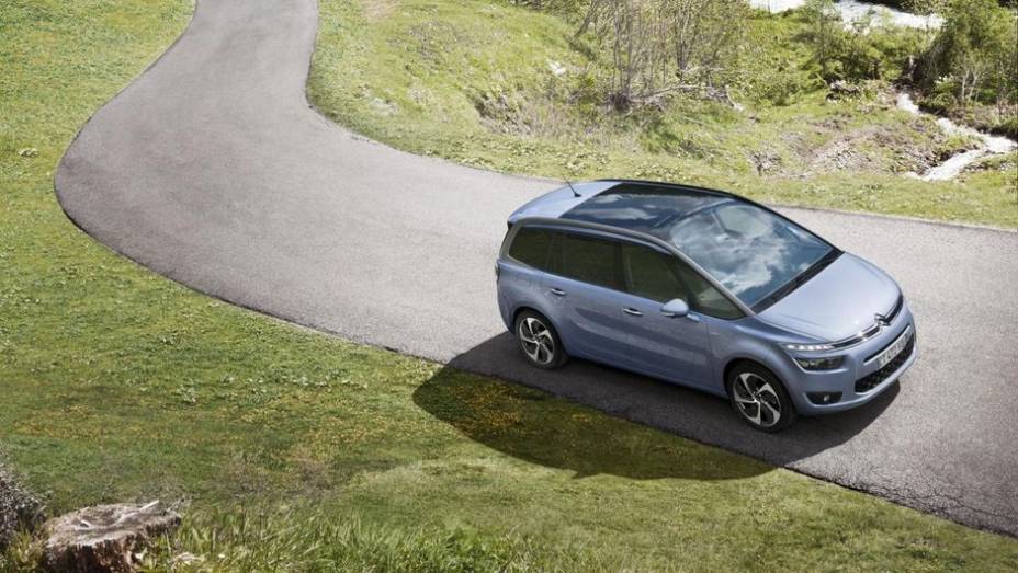 O modelo utiliza nova plataforma, a EMP2 | <a href="https://beta-develop.quatrorodas.abril.com.br/noticias/fabricantes/citroen-revela-grand-c4-picasso-2014-745123.shtml" rel="migration">Leia mais</a>