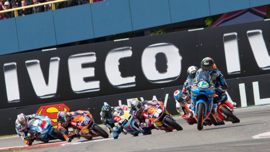 Na Moto3, muito equilíbrio entre os ponteiros | <a href="https://beta-develop.quatrorodas.abril.com.br/moto/noticias/motogp-rossi-reencontra-vitoria-assen-745441.shtml" rel="migration">Leia mais</a>