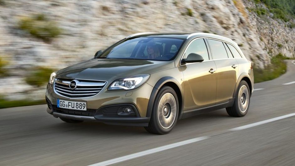 Trata-se de uma vers&atilde;o da perua preparada para enfrentar qualquer tipo de terreno | <a href="https://beta-develop.quatrorodas.abril.com.br/saloes/frankfurt/2013/opel-insignia-country-tourer-752099.shtml" rel="migration">Leia mais</a>
