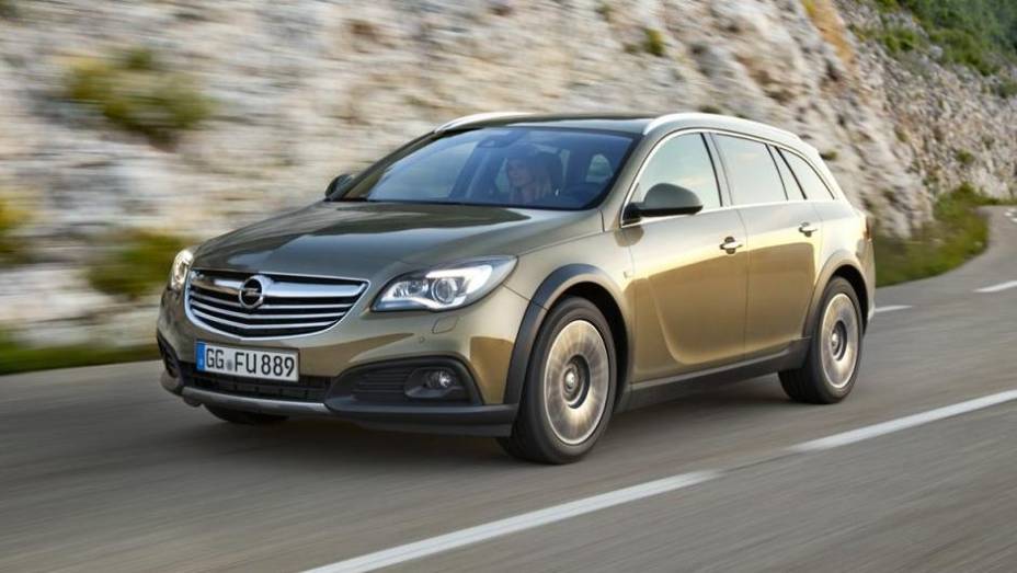 Trata-se de uma versão da perua preparada para enfrentar qualquer tipo de terreno | <a href="https://beta-develop.quatrorodas.abril.com.br/saloes/frankfurt/2013/opel-insignia-country-tourer-752099.shtml" rel="migration">Leia mais</a>