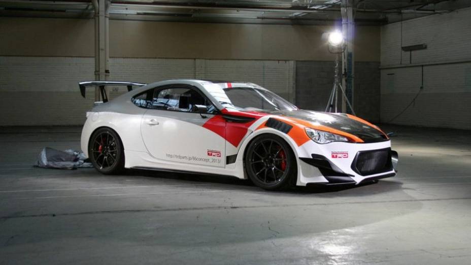 A Toyota divulgou nova leva de fotos do GT86 TRD Griffon Project | <a href="https://beta-develop.quatrorodas.abril.com.br/noticias/fabricantes/toyota-mostra-novos-fotos-gt86-trd-griffon-project-746287.shtml" rel="migration">Leia mais</a>