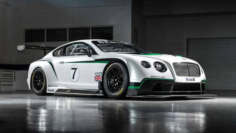 Trata-se de uma versão voltada para as pistas, que estreará em competições oficiais apenas em 2014, na FIA Blancpain Series | <a href="https://beta-develop.quatrorodas.abril.com.br/noticias/fabricantes/bentley-apresenta-continental-gt3-goodwood-746678.shtml" rel="migration"></a>