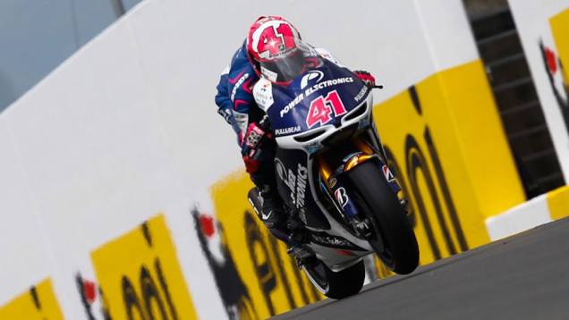 Aleix Espargaró (Power Electronics Aspar) ficou com o quinto lugar no grid de largada | <a href="https://beta-develop.quatrorodas.abril.com.br/moto/noticias/motogp-marquez-conquista-pole-alemanha-746854.shtml" rel="migration">Leia mais</a> Aleix Espargaró (Power Electronics Aspar) ficou com o quinto lugar no grid de largada | <a href="https://beta-develop.quatrorodas.abril.com.br/moto/noticias/motogp-marquez-conquista-pole-alemanha-746854.shtml" rel="migration">Leia mais</a>
