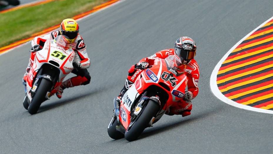 Andrea Dovizioso (Ducati) ficou com o nono tempo | <a href="https://beta-develop.quatrorodas.abril.com.br/moto/noticias/motogp-marquez-conquista-pole-alemanha-746854.shtml" rel="migration">Leia mais</a>