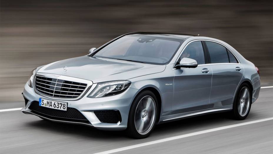 A Mercedes-Benz não deu chance para qualquer suspense e revelou o S63 AMG nesta quarta-feira | <a href="https://beta-develop.quatrorodas.abril.com.br/saloes/frankfurt/2013/mercedes-benz-s63-amg-751703.shtml" rel="migration">Leia mais</a>