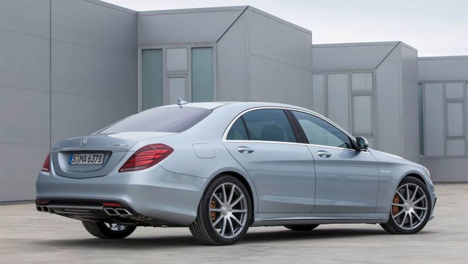 Carro será apresentado ao público durante o Salão de Frankfurt | <a href="https://beta-develop.quatrorodas.abril.com.br/saloes/frankfurt/2013/mercedes-benz-s63-amg-751703.shtml" rel="migration">Leia mais</a>