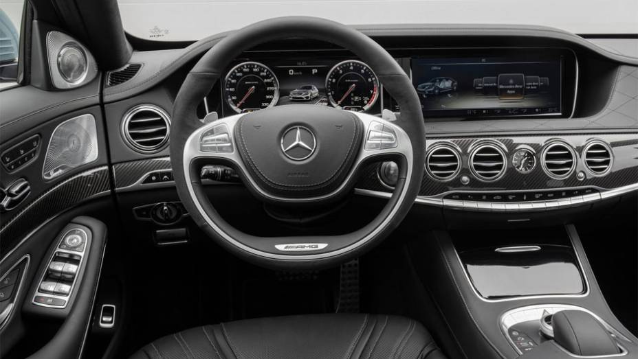 O Mercedes S63 AMG chegará às concessionárias dos Estados Unidos e do Reino Unido no último bimestre deste ano | <a href="https://beta-develop.quatrorodas.abril.com.br/saloes/frankfurt/2013/mercedes-benz-s63-amg-751703.shtml" rel="migration">Leia mais</a>