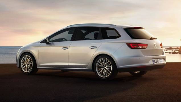 Pelo que pode ser visto nas imagens, ela foi modificada com o intuito de ganhar mais espa&ccedil;o de carga | <a href="https://beta-develop.quatrorodas.abril.com.br/saloes/frankfurt/2013/seat-leon-st-752095.shtml" rel="migration">Leia mais</a>