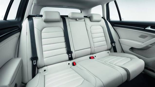 Nos dois casos, a transmissão é manual, de seis marchas | <a href="https://beta-develop.quatrorodas.abril.com.br/noticias/fabricantes/vw-anuncia-golf-variant-4motion-748128.shtml" rel="migration">Leia mais</a> Nos dois casos, a transmissão é manual, de seis marchas | <a href="https://beta-develop.quatrorodas.abril.com.br/noticias/fabricantes/vw-anuncia-golf-variant-4motion-748128.shtml" rel="migration">Leia mais</a>