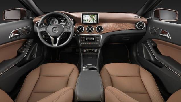 Passando para os motores movidos a diesel, o GLA 200 CDI recebe um bloco de 2.2 litros que entrega 136 cavalos de potência, enquanto o GLA 220 CDI tem um motor 2.2 litros com 170 cv | <a href="https://beta-develop.quatrorodas.abril.com.br/saloes/frankfurt/2013/mercedes" rel="migration"></a> Passando para os motores movidos a diesel, o GLA 200 CDI recebe um bloco de 2.2 litros que entrega 136 cavalos de potência, enquanto o GLA 220 CDI tem um motor 2.2 litros com 170 cv | <a href="https://beta-develop.quatrorodas.abril.com.br/saloes/frankfurt/2013/mercedes" rel="migration"></a>