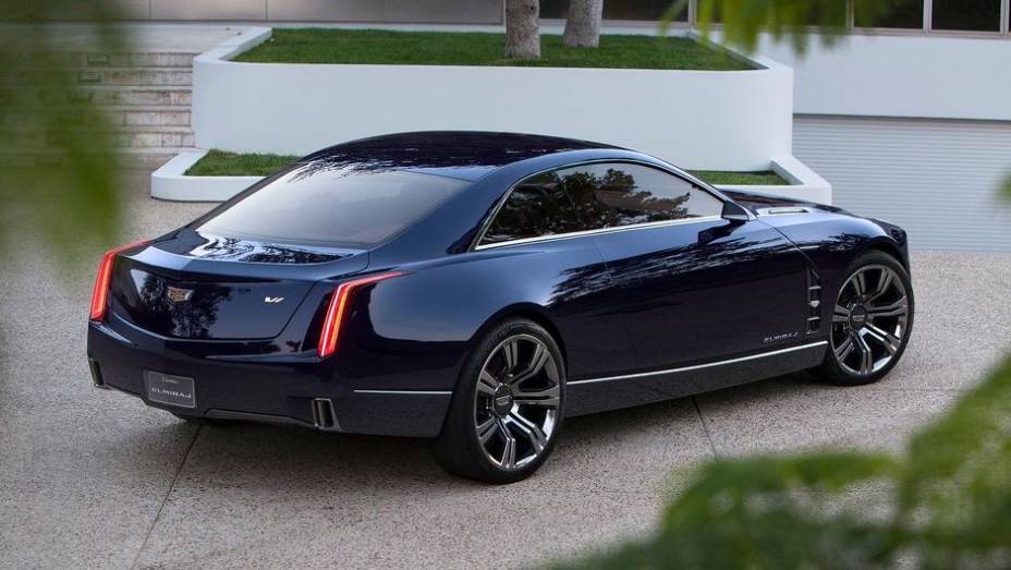 De acordo com a marca, o modelo representa o próximo passo do conceito de design Art & Science, já empregado em outros de seus veículos | <a href="https://beta-develop.quatrorodas.abril.com.br/noticias/fabricantes/cadillac-elmiraj-concept-revelado-750167.shtml" rel="migration">Leia ma</a> De acordo com a marca, o modelo representa o próximo passo do conceito de design Art & Science, já empregado em outros de seus veículos | <a href="https://beta-develop.quatrorodas.abril.com.br/noticias/fabricantes/cadillac-elmiraj-concept-revelado-750167.shtml" rel="migration">Leia ma</a>