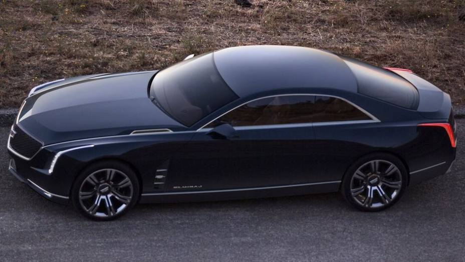 Chamam a atenção o capô longo, as luzes de LED e as rodas de liga-leve grandes, de 22 polegadas | <a href="https://beta-develop.quatrorodas.abril.com.br/noticias/fabricantes/cadillac-elmiraj-concept-revelado-750167.shtml" rel="migration">Leia mais</a> Chamam a atenção o capô longo, as luzes de LED e as rodas de liga-leve grandes, de 22 polegadas | <a href="https://beta-develop.quatrorodas.abril.com.br/noticias/fabricantes/cadillac-elmiraj-concept-revelado-750167.shtml" rel="migration">Leia mais</a>