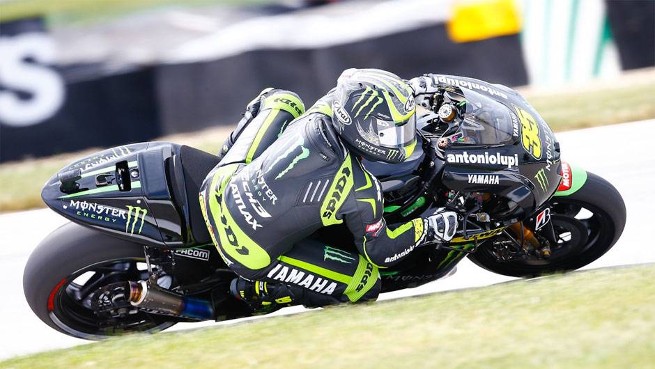 Cal Crutchlow ficou com o quarto melhor tempo | <a href="https://beta-develop.quatrorodas.abril.com.br/moto/noticias/motogp-marquez-pole-indianapolis-750328.shtml" rel="migration">Leia mais</a>