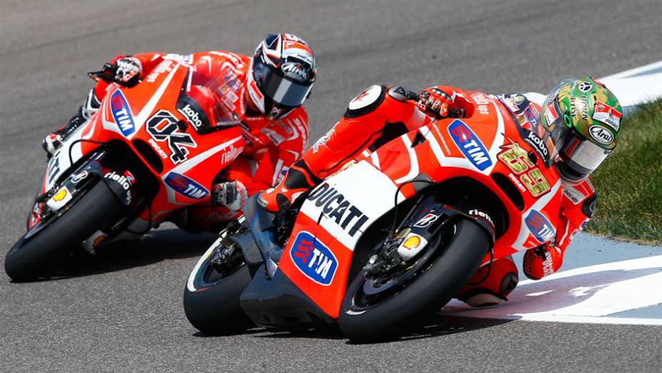 Nicky Hayden e Andrea Dovizioso deixaram a Ducati com o nono e o décimo lugar | <a href="https://beta-develop.quatrorodas.abril.com.br/moto/noticias/motogp-marquez-vence-indianapolis-750342.shtml" rel="migration">Leia mais</a>