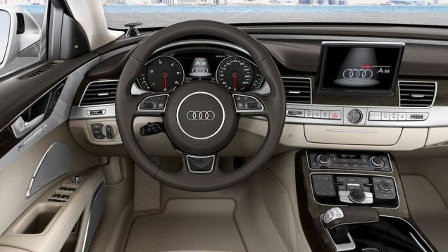 Antes disso, será mostrado ao público no Salão de Frankfurt, em setembro | <a href="https://beta-develop.quatrorodas.abril.com.br/saloes/frankfurt/2013/audi-a8-2014-753145.shtml" rel="migration">Leia mais</a> Antes disso, será mostrado ao público no Salão de Frankfurt, em setembro | <a href="https://beta-develop.quatrorodas.abril.com.br/saloes/frankfurt/2013/audi-a8-2014-753145.shtml" rel="migration">Leia mais</a>