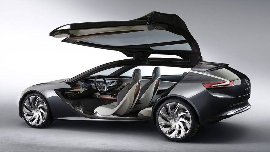 Por fora, o Monza concept mostra ser uma mescla de coup&eacute; com perua, tendo 4,69 metros de comprimento | <a href="https://beta-develop.quatrorodas.abril.com.br/saloes/frankfurt/2013/opel-monza-concept-752069.shtml" rel="migration">Leia mais</a>