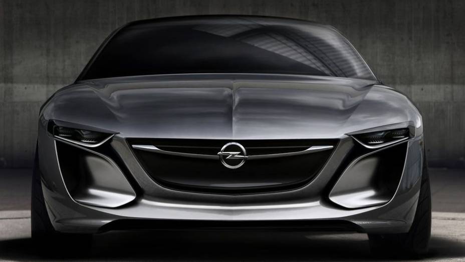 Como apresenta plataforma modular, o Monza concept, em tese, pode receber diversos tipos de motorização | <a href="https://beta-develop.quatrorodas.abril.com.br/saloes/frankfurt/2013/opel-monza-concept-752069.shtml" rel="migration">Leia mais</a>