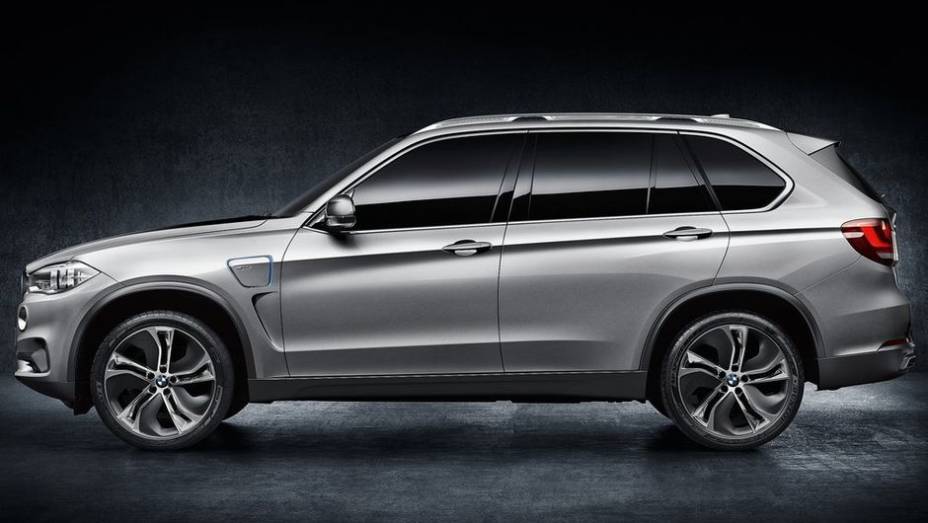 Trata-se de uma proposta h&iacute;brida para o SUV, com algumas altera&ccedil;&otilde;es visuais | <a href="https://beta-develop.quatrorodas.abril.com.br//saloes/frankfurt/2013/bmw-concept-x5-edrive-752125.shtml" rel="migration">Leia mais</a>