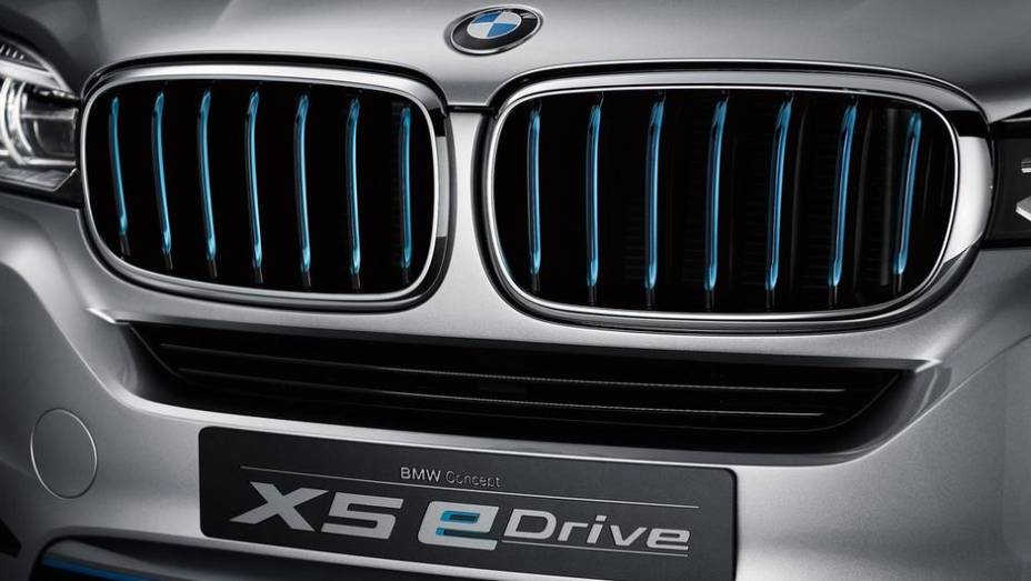 O Concept X5 eDrive pode rodar por até 30 quilômetros em modo exclusivamente elétrico | <a href="https://beta-develop.quatrorodas.abril.com.br//saloes/frankfurt/2013/bmw-concept-x5-edrive-752125.shtml" rel="migration">Leia mais</a>